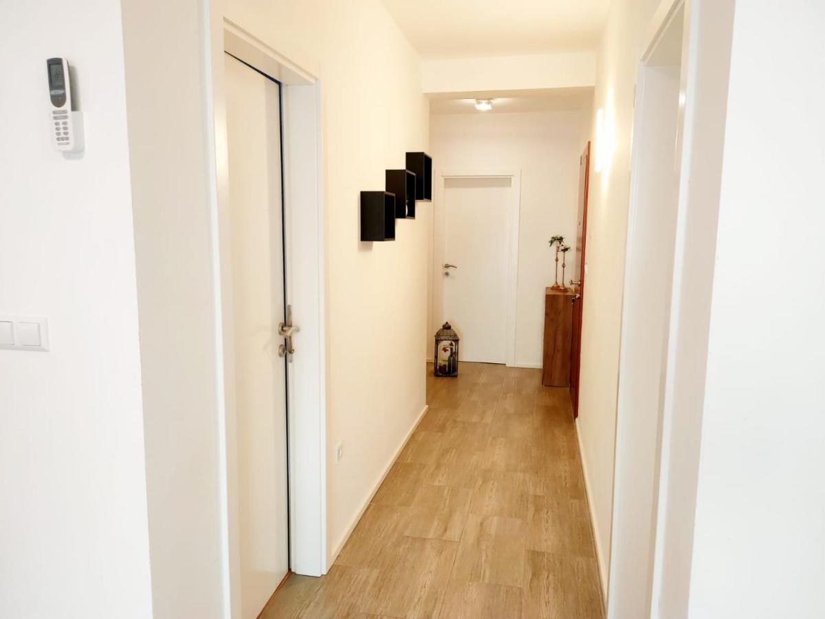 Apartments Elin 奥米什 外观 照片