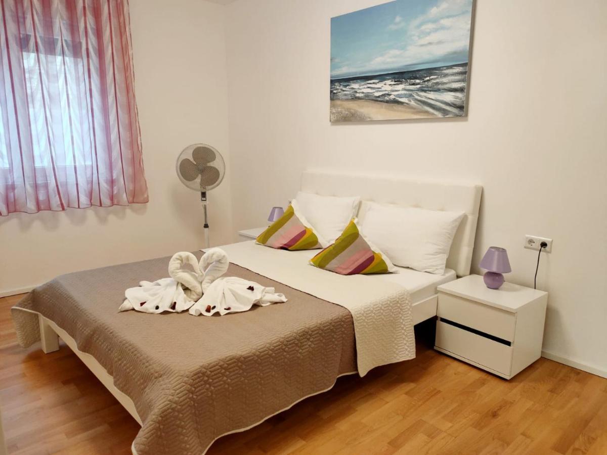Apartments Elin 奥米什 外观 照片